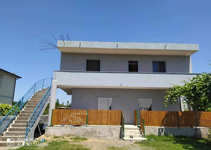Dhoma Plazhi Tale - Vila Gega